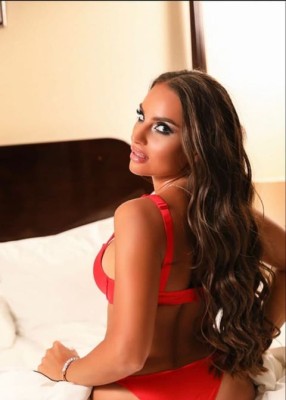 Проститутка Раяна